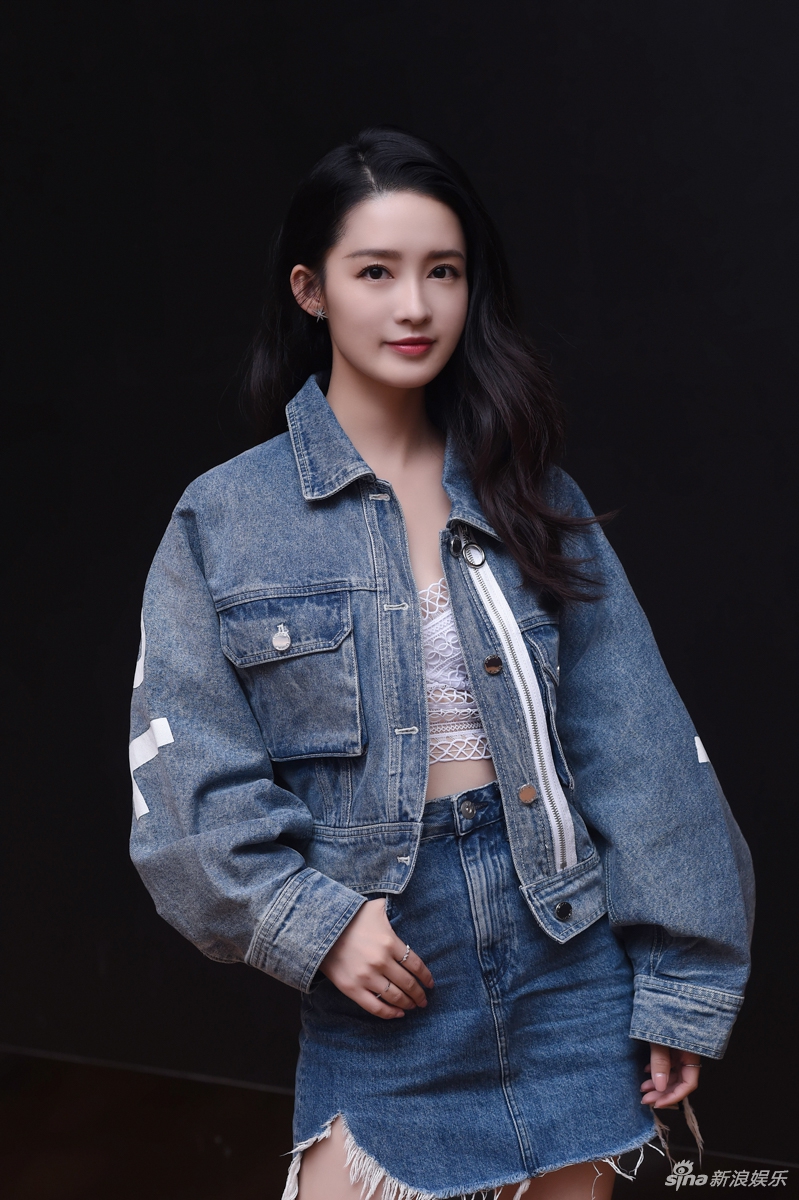 组图:新浪娱乐对话《中国机长》主演李沁