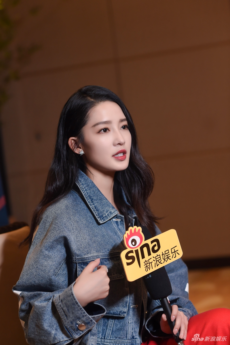 组图:新浪娱乐对话《中国机长》主演李沁