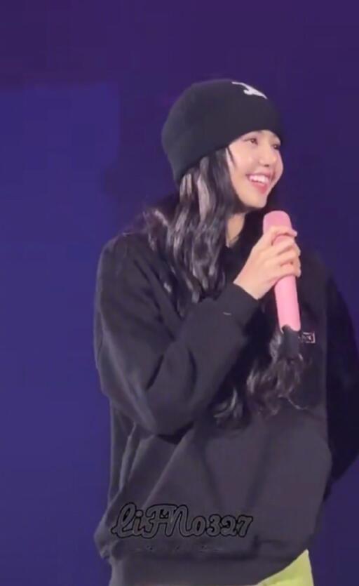 组图：BLACKPINK演唱会彩排图曝光 四闺女休闲服亮相活力满满