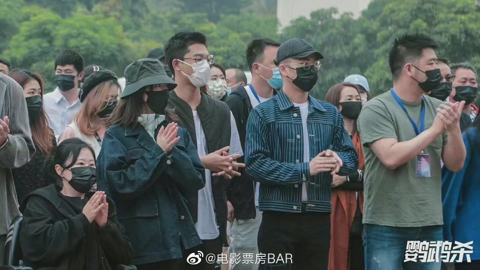 组图：周冬雨章宇主演电影《鹦鹉杀》开机聚焦杀猪盘题材第5张图片