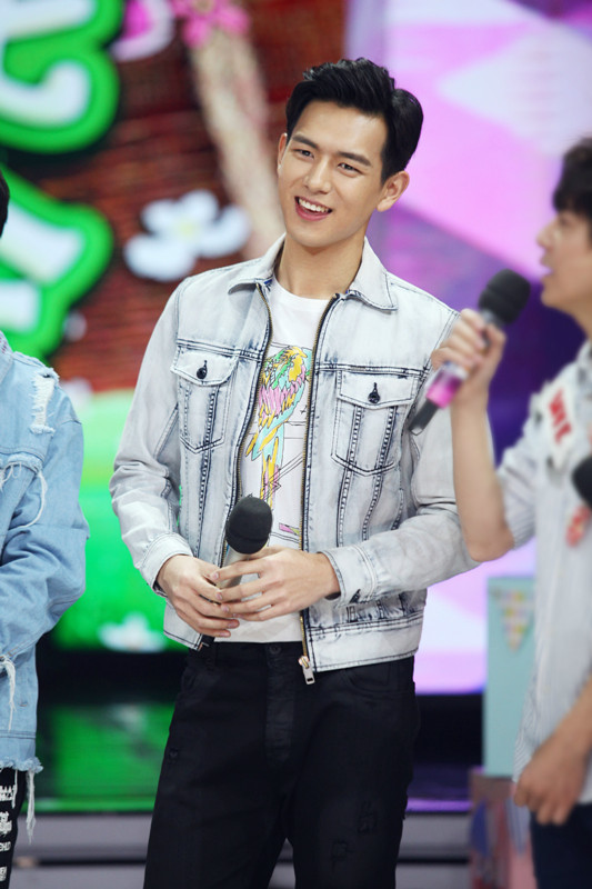 李现亮相快乐大本营