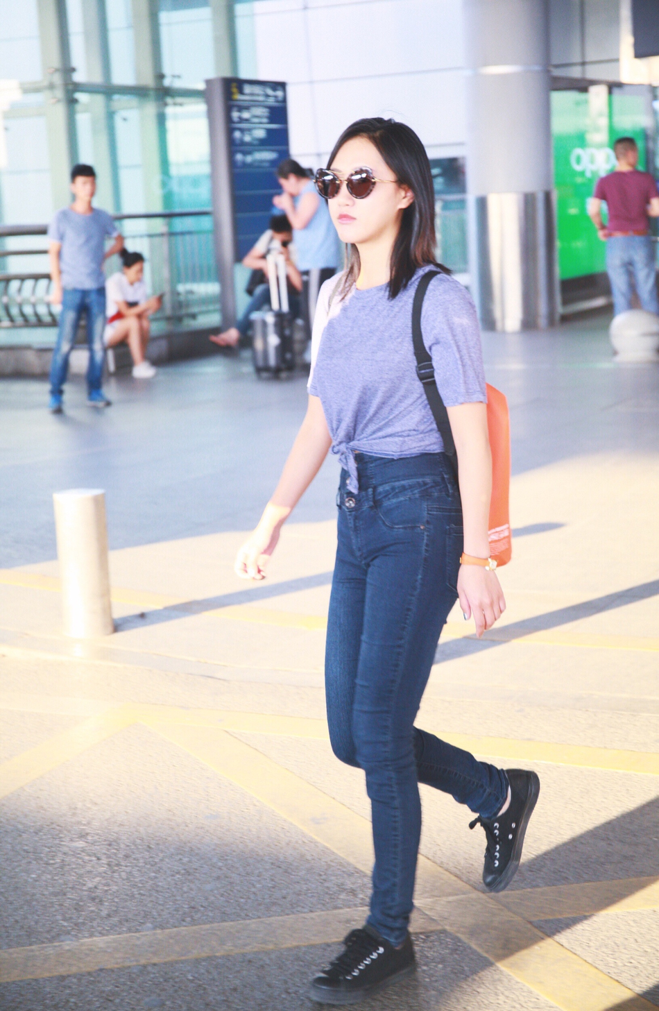 罗志祥陈粒机场合体为《快男》助阵 从内到外透着帅