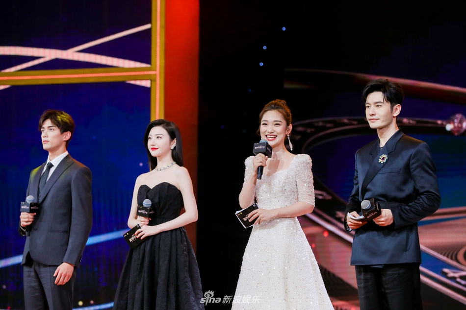 组图:2021微博电影之夜现场 黄晓明景甜吴磊蓝羽担任主持人_高清图集