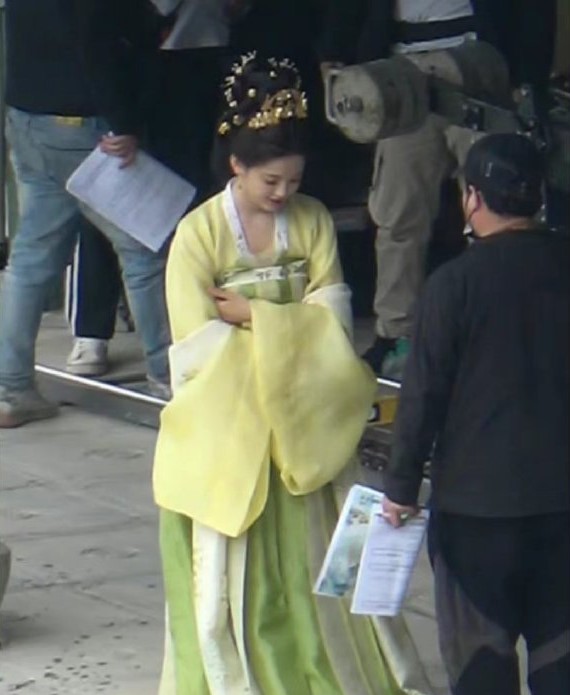 组图：《七时吉祥》最新路透杨超越丁禹兮同框好甜第3张图片