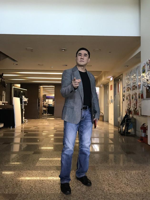 组图:吴大维将升级当爸!妻子身材圆润孕肚超明显