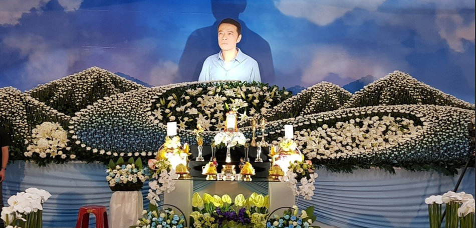 组图:"三金影帝"吴朋奉告别式今日举行 爱犬也来送最后一程