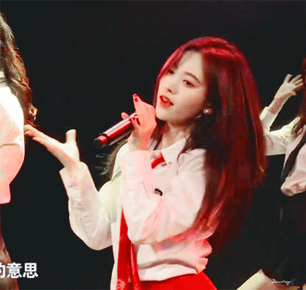 组图：鞠婧祎重返SNH48公演舞台 劲歌热舞魅惑撩人