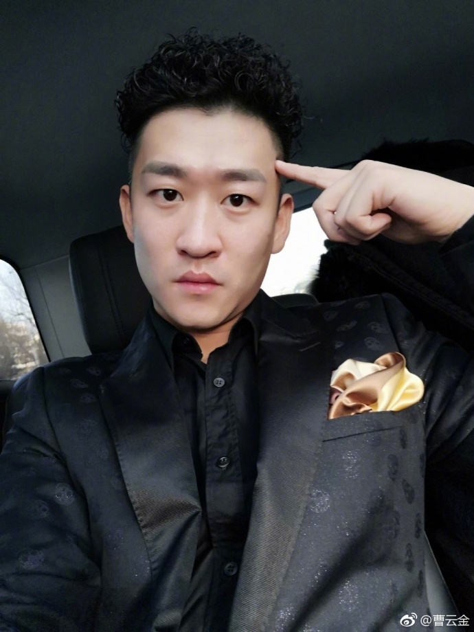 组图:曹云金狂晒壕表奢侈品 浓浓土豪风引网友疯狂吐槽