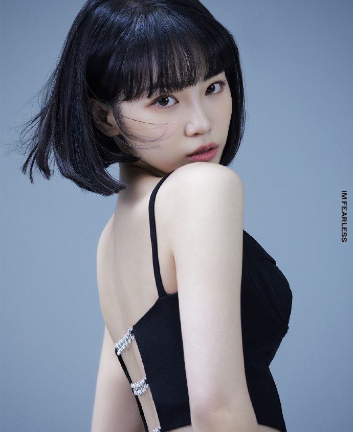 組圖：金採源成為HYBE新女團隊長 官方預告照釋出風格大變