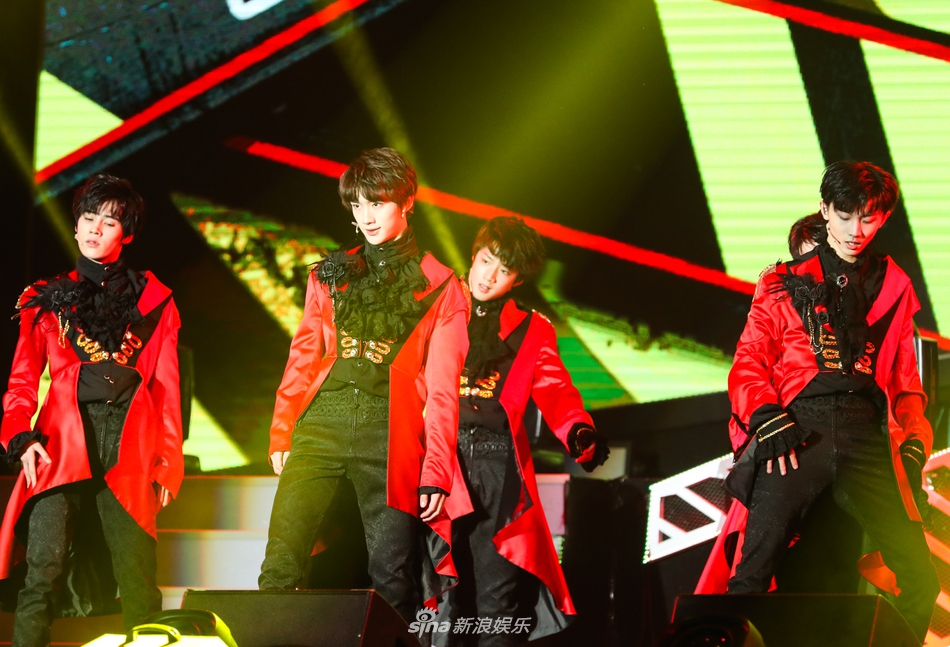 组图:台风少年团北京演唱会活力开唱 青春飞扬气氛热烈_高清图集_新浪