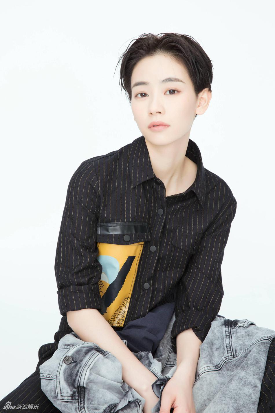 组图:刘雅瑟写真清新又酷帅 调皮洒脱大玩wink_高清图集_新浪网