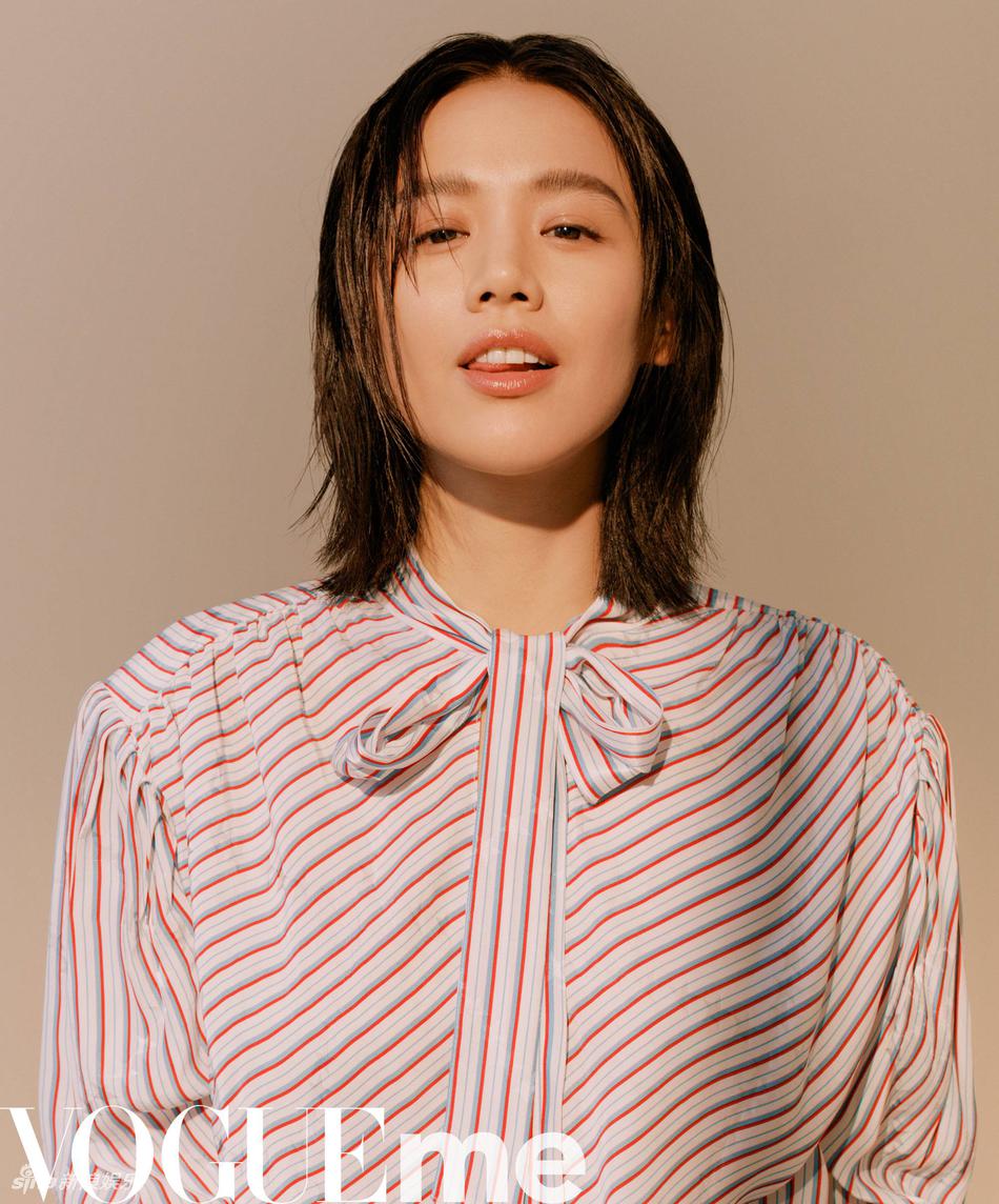 马思纯笑容明媚登封面 玩转可爱酷帅双面时尚