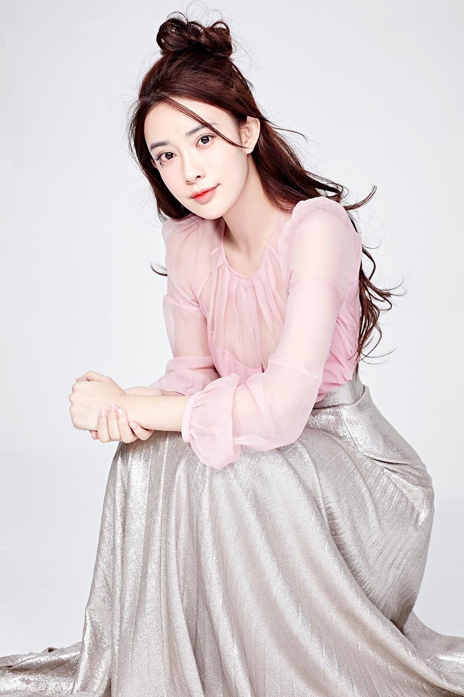 孟子义梦幻写真秀瓷肌 笑容清甜少女感满分[11p]