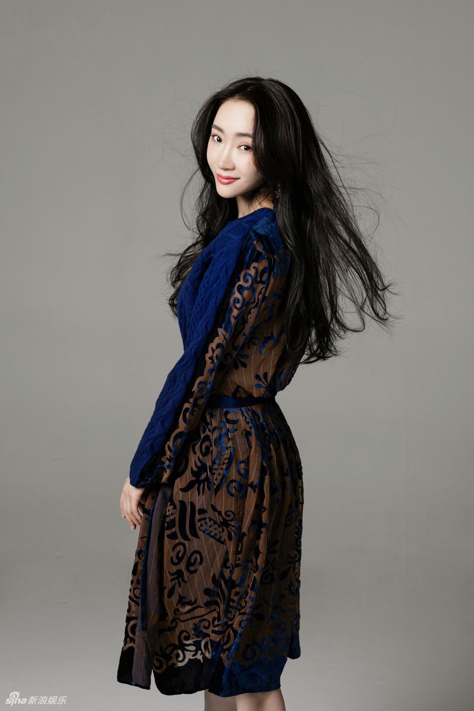 启星写真 支持   键翻阅图片 列表查看 大图 全屏观看 2017.03.