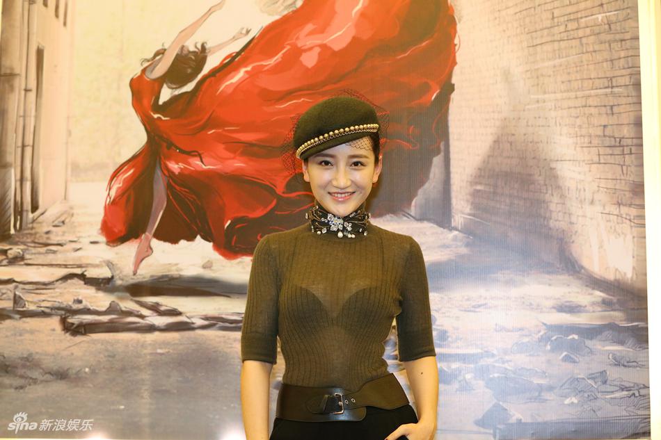 组图:禹童亮相时装周秀场 细腰长腿帅气秀酥胸_高清图集_新浪网