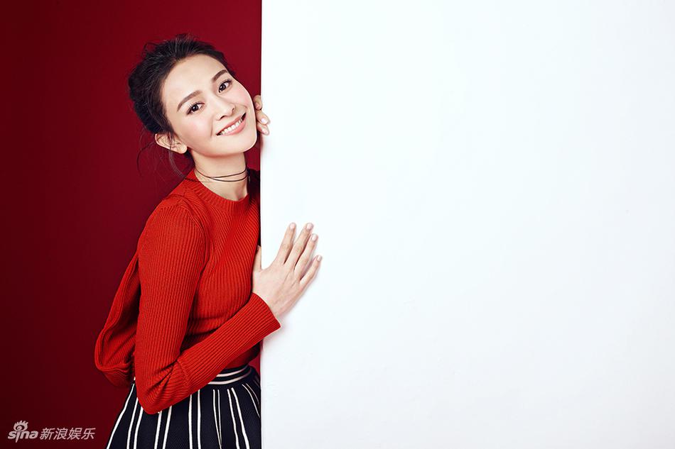 海铃春季写真笑容甜 优雅中不失俏皮可爱