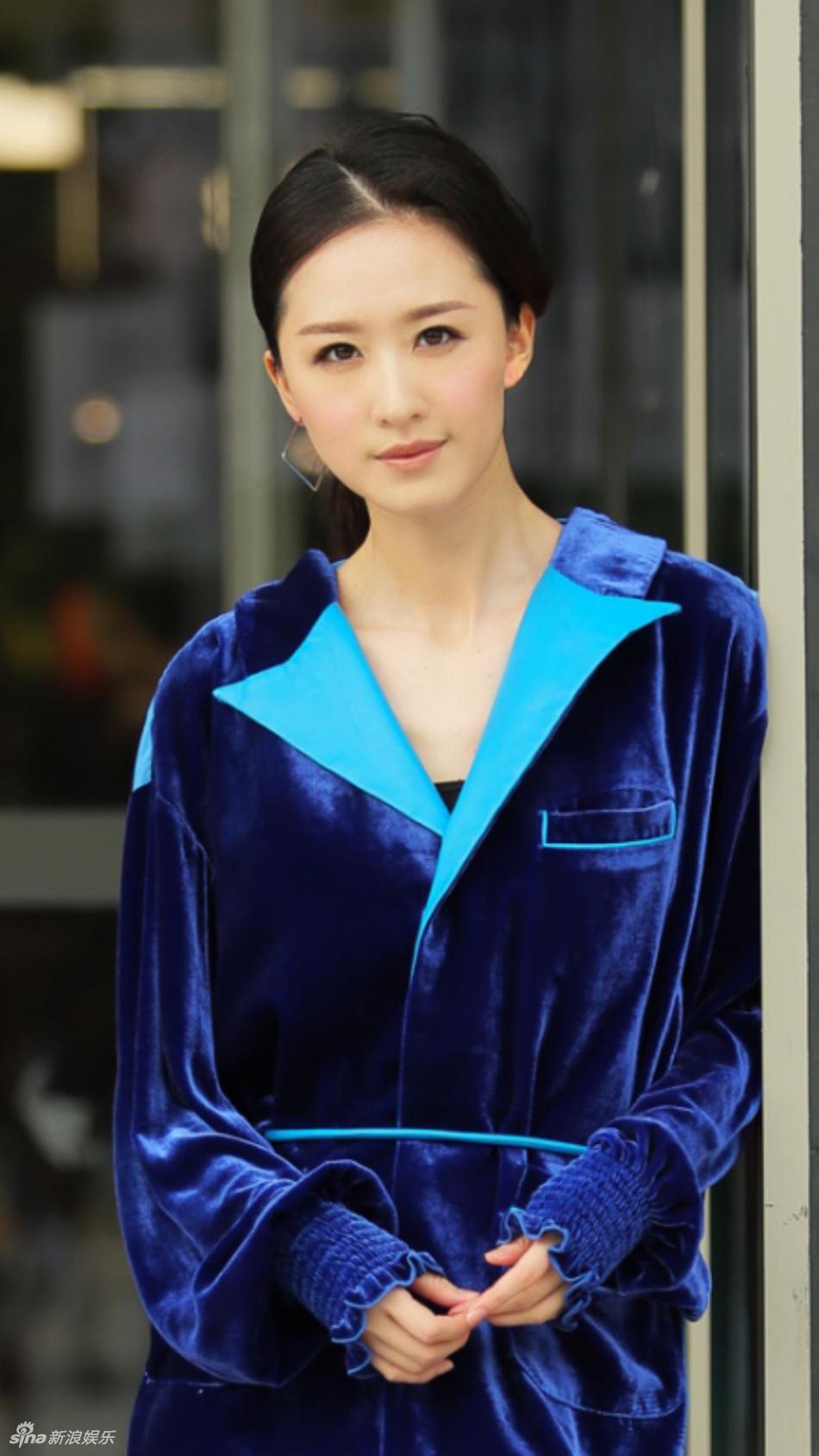 组图:张雯助阵上海时装周 清爽帅气引领时尚潮流_高清图集_新浪网