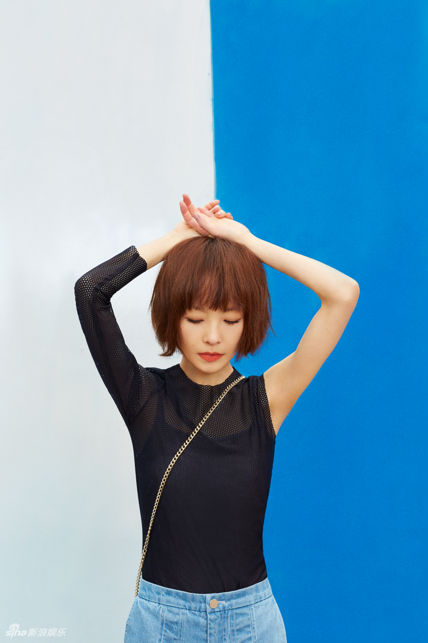 鲁豫优雅灵动仍似十八岁少女