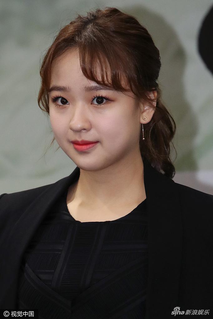 艺术体操运动员孙妍在