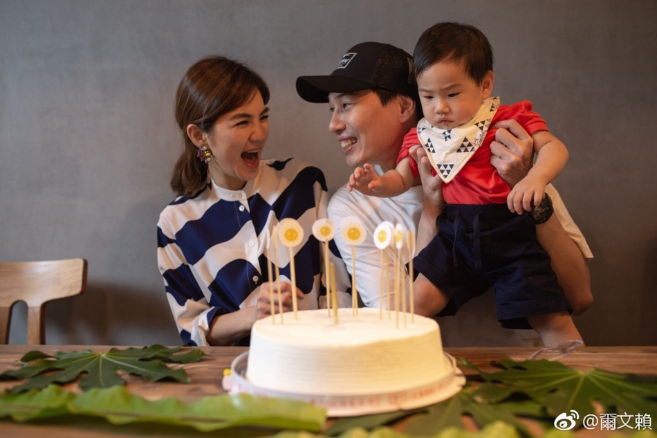 ella37岁生日恰逢端午节 老公抱儿子庆贺幸福十足(图)