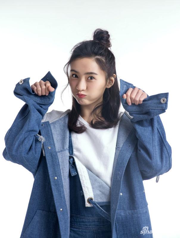 《人民的名义》演员何昕霖  甜美写真大秀梨涡