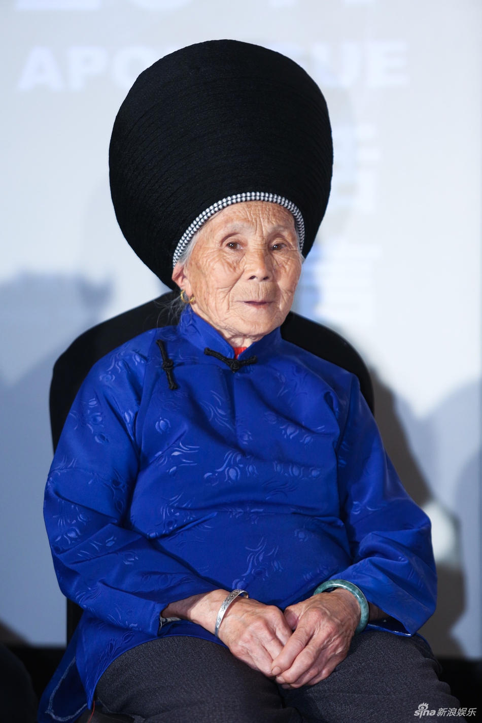 这两位70岁满头白发的阿婆 竟是新晋"谋女郎"