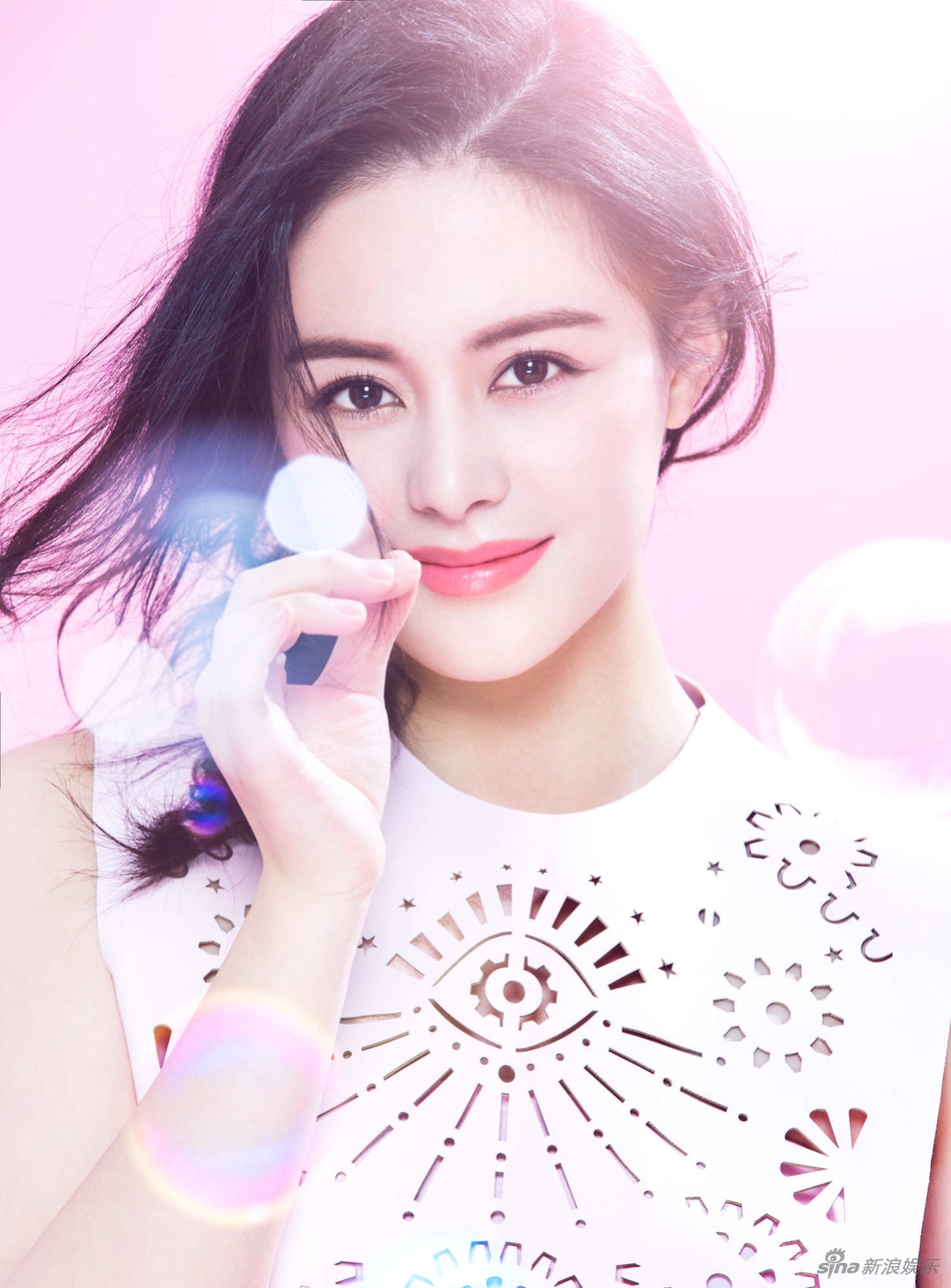 王力可曝时尚大片 笑容迷人温婉气质尽显