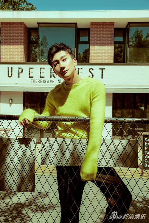 吴昊宸慵懒范儿十足