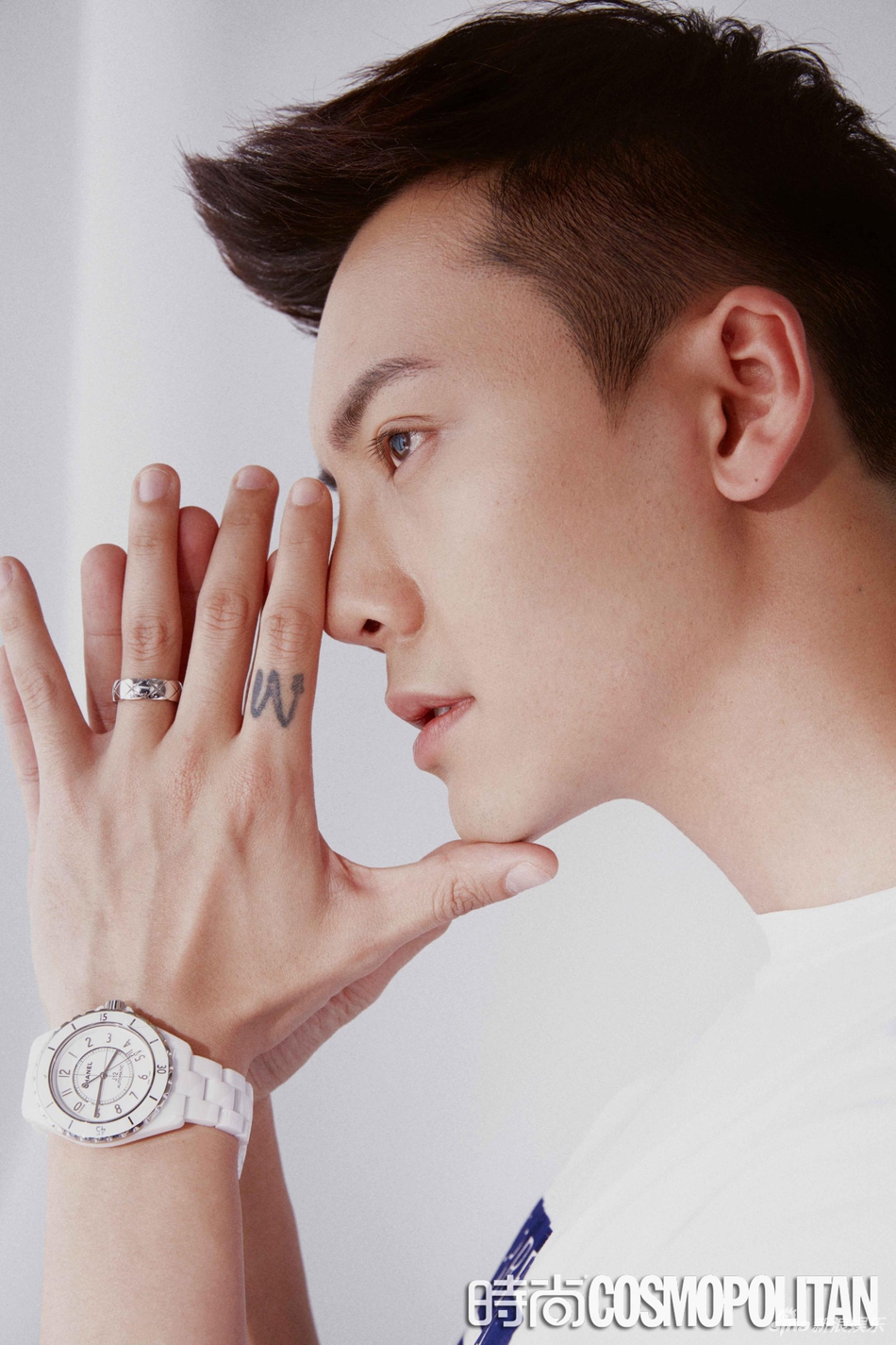 陈伟霆最新大片曝光 清爽型男温暖迷人