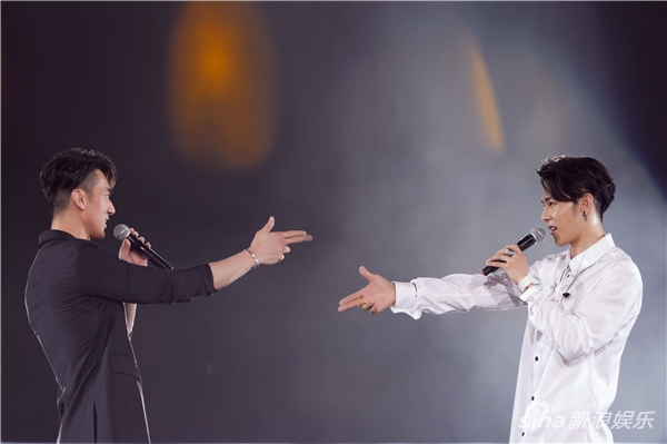 黎明吴尊苏芒 齐聚芭莎红盛典