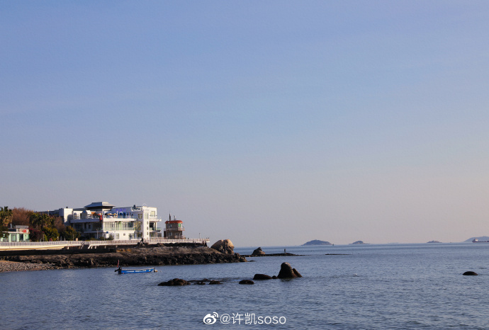 组图：许凯定位福建发博晒六宫格风景照 配文：海阔天高