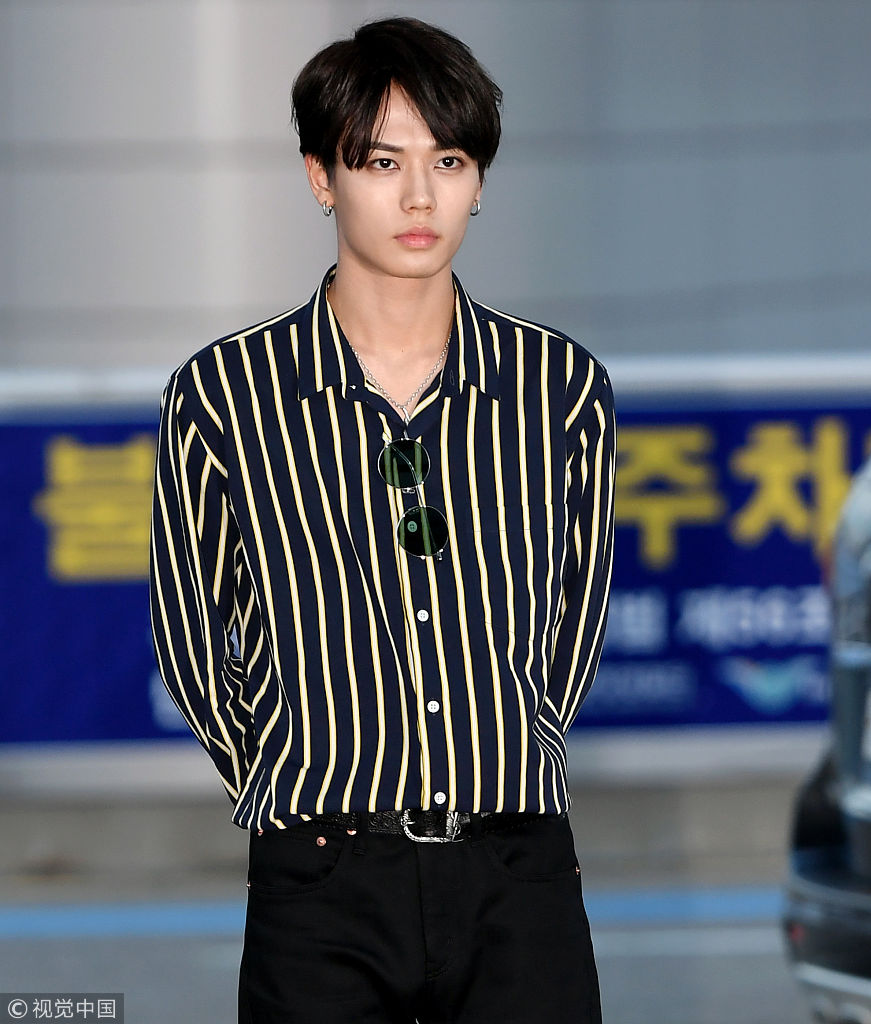 组图:林彦俊独自现身韩国机场 表情冷酷一脸高冷帅气_高清图集_新浪网