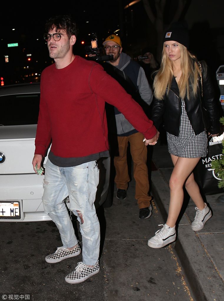 美国比佛利山庄,知名电音组合烟鬼(the chainsmoker)成员亚历克斯