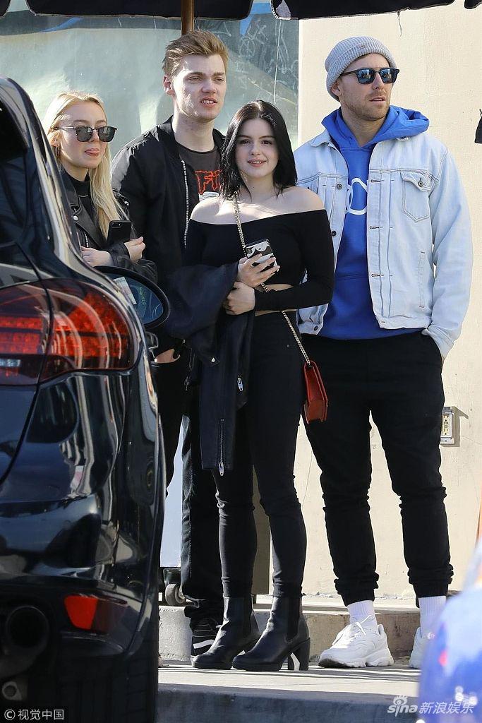 24日,加利福尼亚,阿芮尔·温特(ariel winter)和男友列维·米登(levi