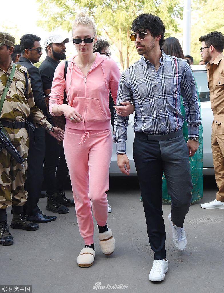 4 新浪娱乐讯 2018年12月3日,印度焦特布尔,尼克·乔纳斯(nick jonas)