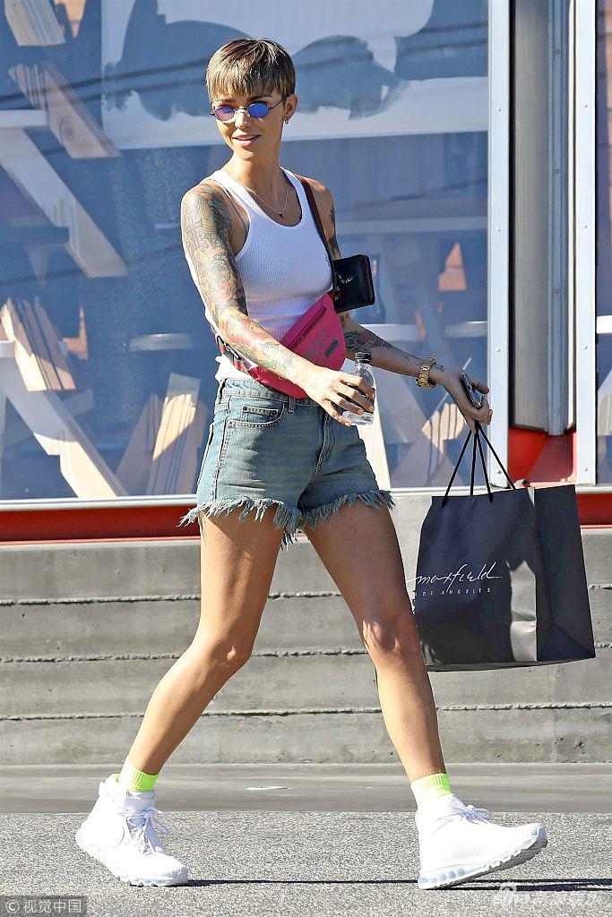 新浪娱乐讯 当地时间2018年9月16日,西好莱坞,鲁比·洛斯(ruby rose)