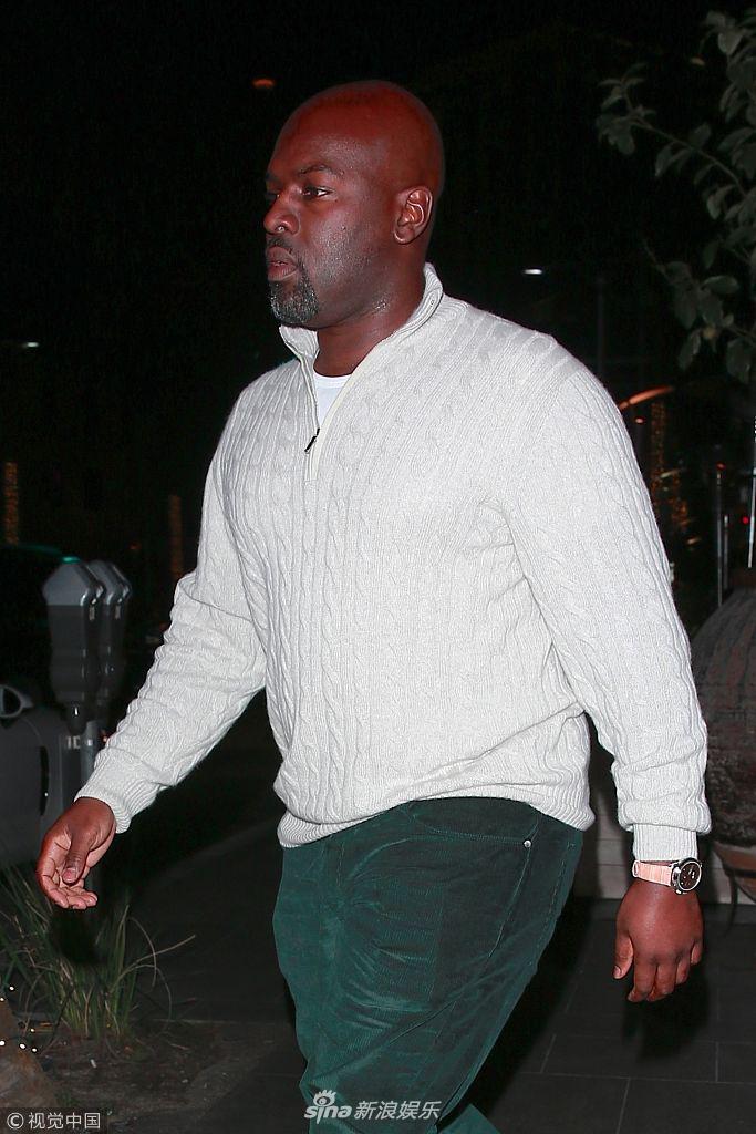 洛杉矶,克里斯·詹娜(kris jenner)和男友科里·甘布尔(corey gamble)