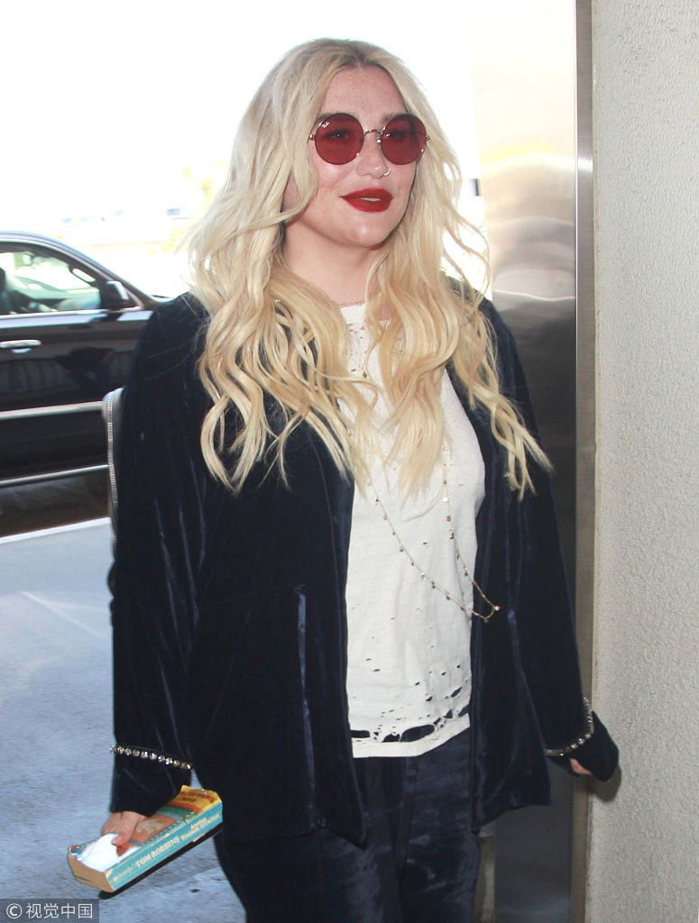 2 / 4 新浪娱乐讯 当地时间2018年4月23日,洛杉矶,"钱妞"凯莎(kesha)