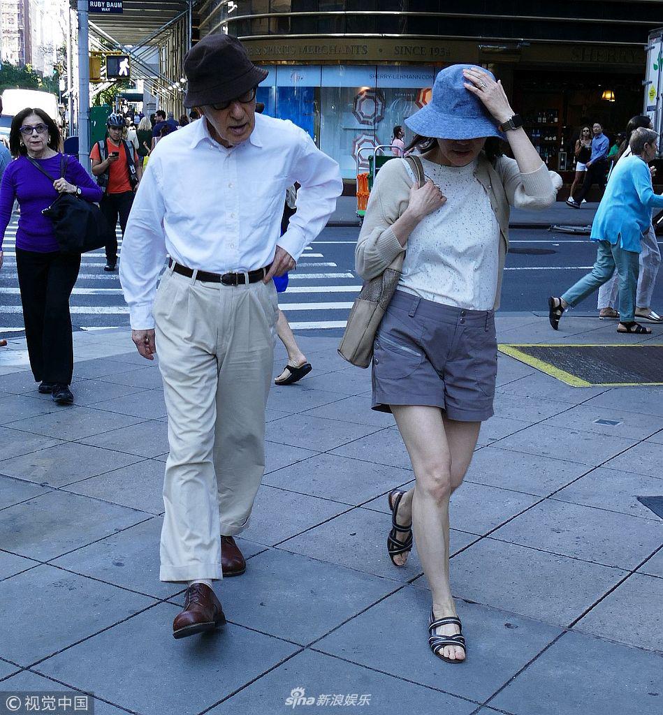 组图:82岁伍迪·艾伦与妻子宋宜现身 两人一路保持距离无交谈_高清