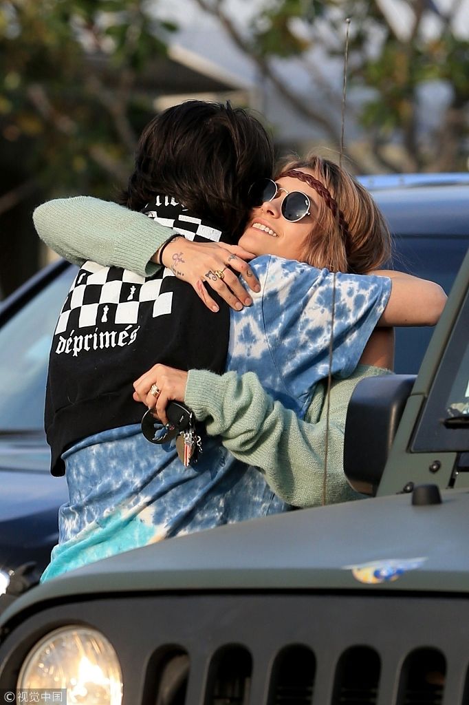 西好莱坞,天王杰克逊女儿 帕丽斯·杰克逊(paris jackson)现身街头,她