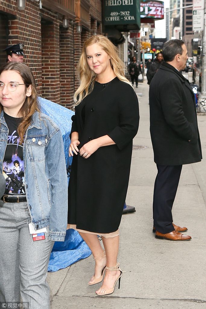 4 新浪娱乐讯 当地时间2018年4月9日,纽约,艾米·舒默(amy schume 
