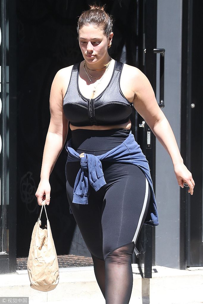 08:34 1 / 4 新浪娱乐讯 当地时间2018年5月21日,美国纽约,模特艾什莉