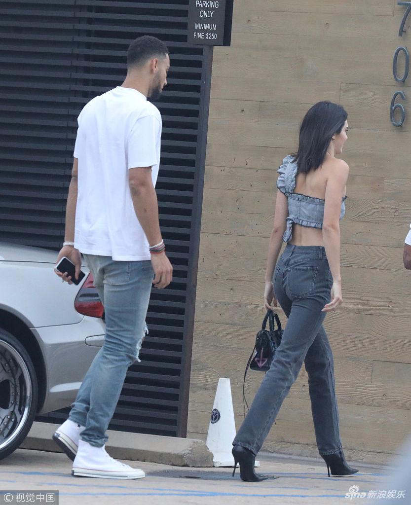 4 新浪娱乐讯 当地时间2018年7月26日,纽约,女星肯达尔·詹娜(kendall