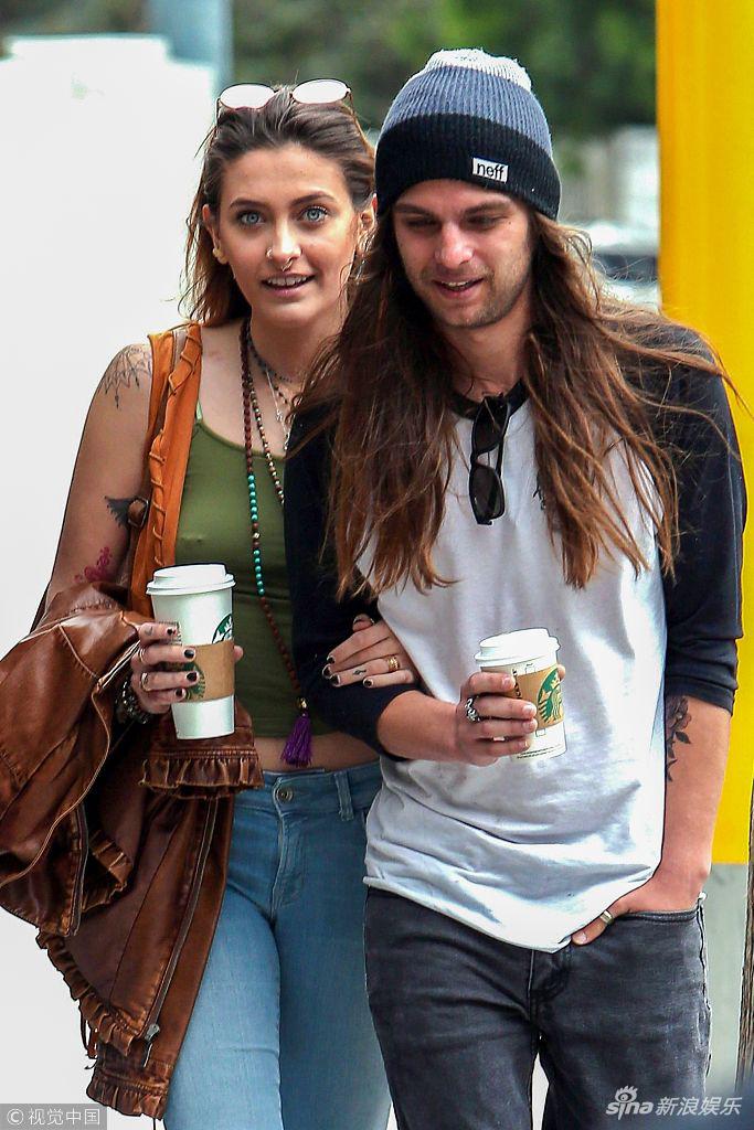 美国加利福尼亚,帕丽斯·杰克逊(paris jackson)与新男友现身街头