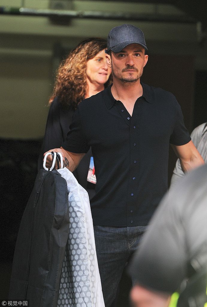 伦敦,奥兰多·布鲁姆(orlando bloom) 前往录制现场,刚和水果姐高调