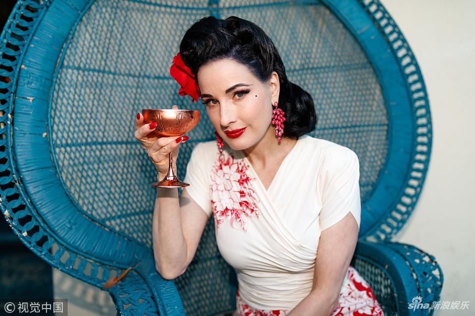6 新浪娱乐讯 当地时间2018年7月14日,洛杉矶,蒂塔·万提斯( dita von