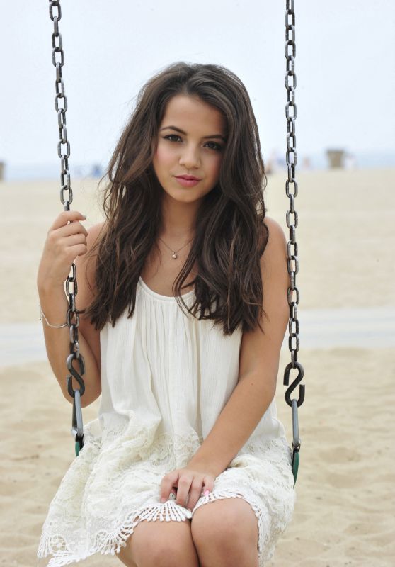 伊莎贝拉·莫奈海边写真