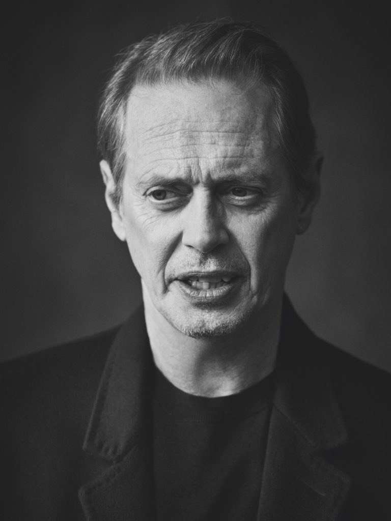 组图:牙叔史蒂夫布西密黑白写真 好质感显型男风范