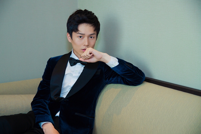 组图:辛鹏随电影《追踪》剧组亮相微博电影之夜_高清图集_新浪网