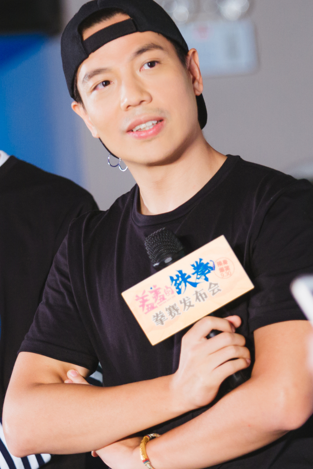 3《羞羞的铁拳》导演,编剧宋阳 支持   键翻阅图片 列表查看 大图